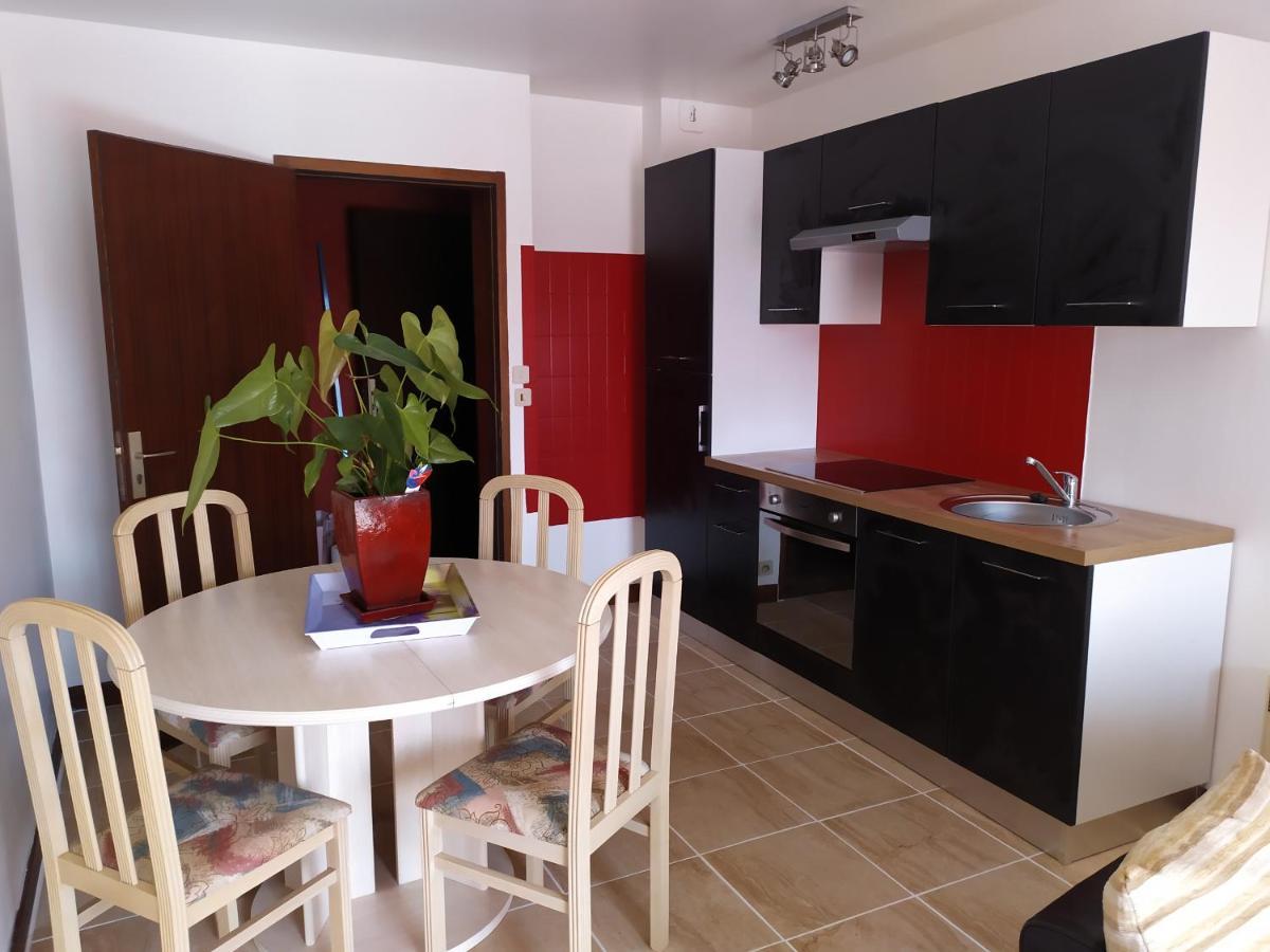 50M2 2 A 4 Pers Tout Confort Balcons Jardin Terrasse Les Albres Luaran gambar